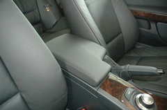 2008款 330i 3.0L 双门轿跑车