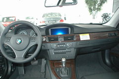 2008款 330i 3.0L 双门轿跑车