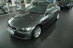 2008款 330i 3.0L 双门轿跑车