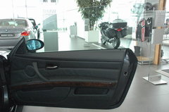 2008款 330i 3.0L 双门轿跑车