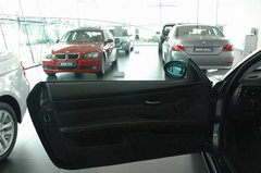 2008款 330i 3.0L 双门轿跑车