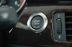2008款 330i 3.0L 双门轿跑车