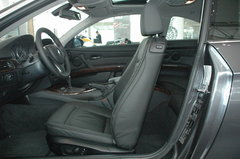 2008款 330i 3.0L 双门轿跑车