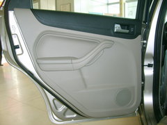 2006款 两厢 1.8L 自动 时尚型