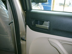 2006款 两厢 1.8L 自动 时尚型