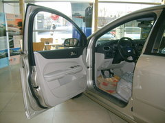 2006款 两厢 1.8L 自动 时尚型