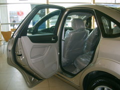 2006款 两厢 1.8L 自动 时尚型