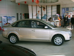 2006款 两厢 1.8L 自动 时尚型