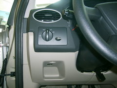 2006款 两厢 1.8L 自动 时尚型