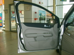 2006款 两厢 1.8L 自动 时尚型