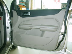 2006款 两厢 1.8L 自动 时尚型