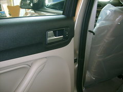 2006款 两厢 1.8L 自动 时尚型