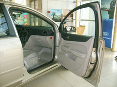 2006款 两厢 1.8L 自动 时尚型