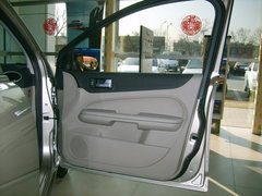 2006款 两厢 1.8L 自动 时尚型