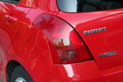 2010款 1.5L 自动 冠军限量版