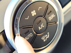2011款 1.8L CVT 精英版 5座