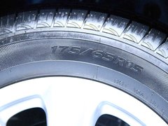 2011款 1.5L 自动 豪华版