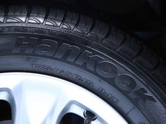 2011款 1.5L 自动 豪华版
