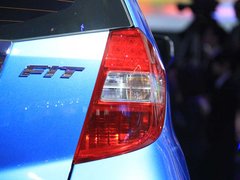 2011款 1.5L 自动 豪华版