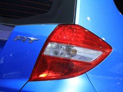 2011款 1.5L 自动 豪华版