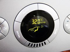 2011款 3.2L 自动 四驱尊域版 5座