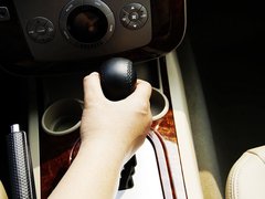 2011款 3.2L 自动 四驱尊域版 5座