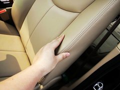 2011款 3.2L 自动 四驱尊域版 5座