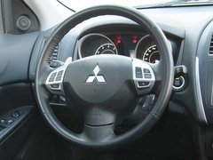2011款 2.0L CVT 两驱 炫悦版5座