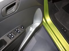 2011款 1.0L SX 自动 标准型