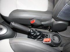 2011款 1.0L SX 自动 标准型