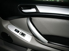 2011款 2.4 自动 四驱超豪华型 5座
