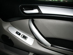 2011款 2.4 自动 四驱超豪华型 5座