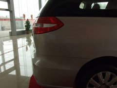 2011款 2.4L 自动 尊稳版尊享型 7座
