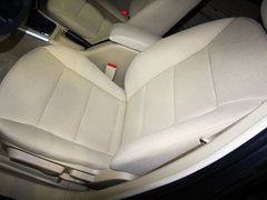 2012款 两厢 1.5L 自动 乐享版