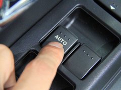 2011款 2.0 自动 舒适型 7座