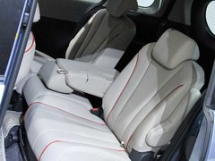 2011款 2.0 自动 舒适型 7座