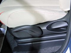 2011款 2.0 自动 舒适型 7座