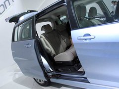 2011款 2.0 自动 舒适型 7座