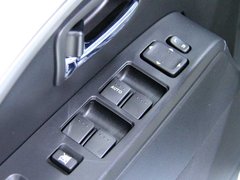 2011款 2.0 自动 舒适型 7座