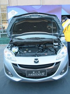 2011款 2.0 自动 舒适型 7座