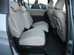 2011款 2.0 自动 舒适型 7座