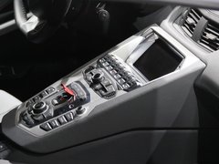 2011款 6.5L AT LP700-4