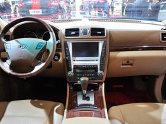 2012款 2.0T 自动 四驱至尊版 5座