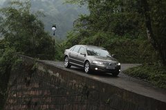 2009款 3.6L 5座加长舒适版