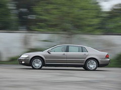 2009款 3.6L 5座加长舒适版
