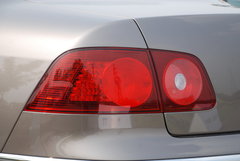 2009款 3.6L 5座加长舒适版