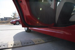 2008款 320i 2.0L 進(jìn)取型