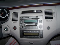2009款 3.3L 自动 豪华型