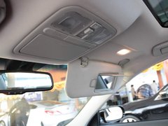 2009款 3.3L 自动 豪华型