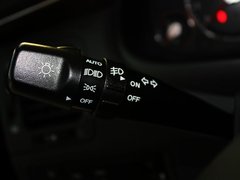 2009款 3.3L 自动 豪华型